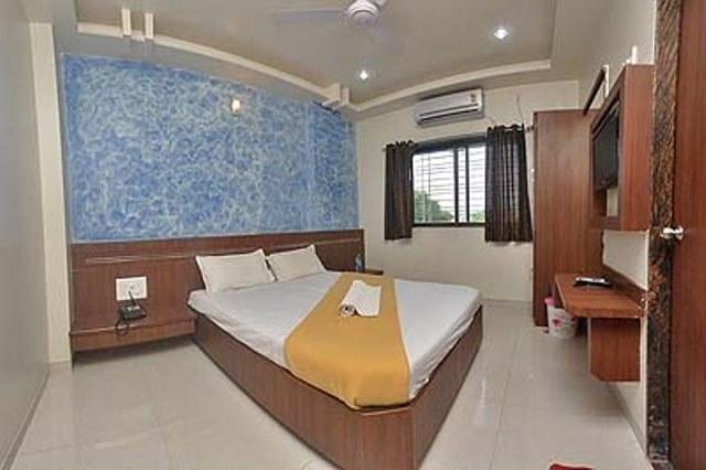 Hotel Jain Residency Ширди Стая снимка