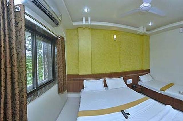 Hotel Jain Residency Ширди Стая снимка