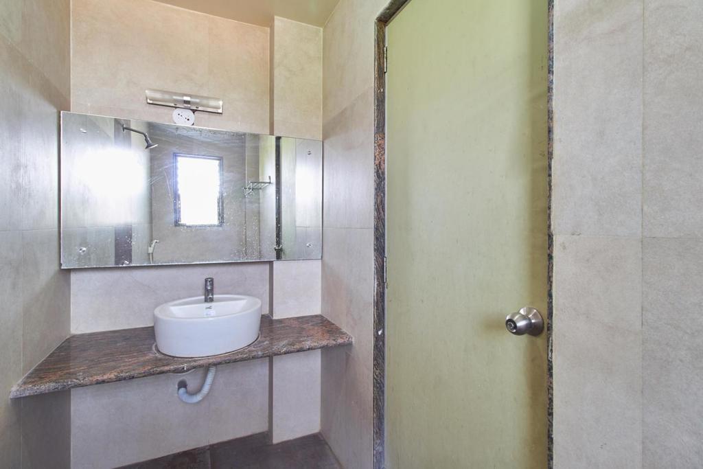 Hotel Jain Residency Ширди Екстериор снимка